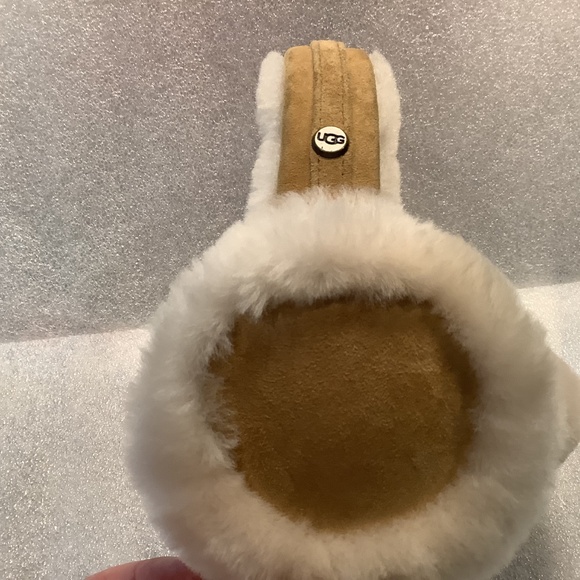 UGG Womens' Chestnut Dyed Shearling Ear Muffs One Size - Picture 2 of 10
